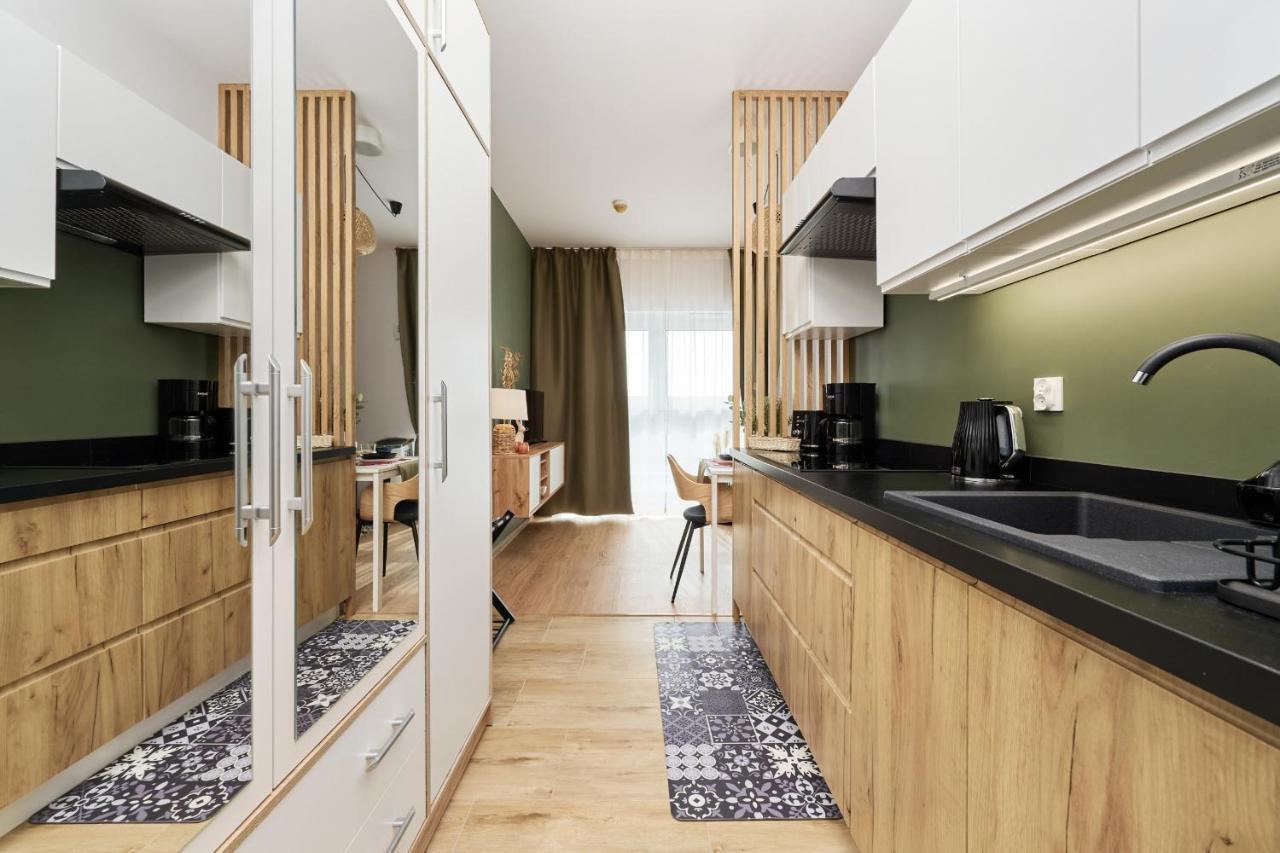 City Panorama Studio Apartments Jaworska 4 By Noclegi Renters Wroclaw Exterior photo
